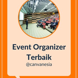 K&ouml;nnte beinhalten: Ein Redner h&auml;lt eine Rede in einem gro&szlig;en Auditorium. Das Publikum sitzt in Reihen auf roten St&uuml;hlen. Der Text auf dem Bild lautet "Event Organizer Terbaik @canvanesia".