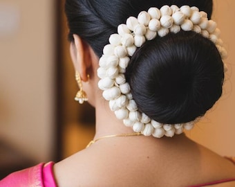 Accessorio per capelli Gajra bianco / Gioielli per capelli da sposa per matrimoni e balli / Bharatanatyam, Kuchipudi, Tempio, Ghirlanda di fiori per sposa indiana