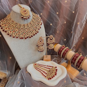 Maroon Bridal Necklace Set Indian/ Pakistani Style/ Wedding/ Fashion Jewellery/ Necklace set/Jhumka Earring/ Tikka/ High Quality Bridal Set