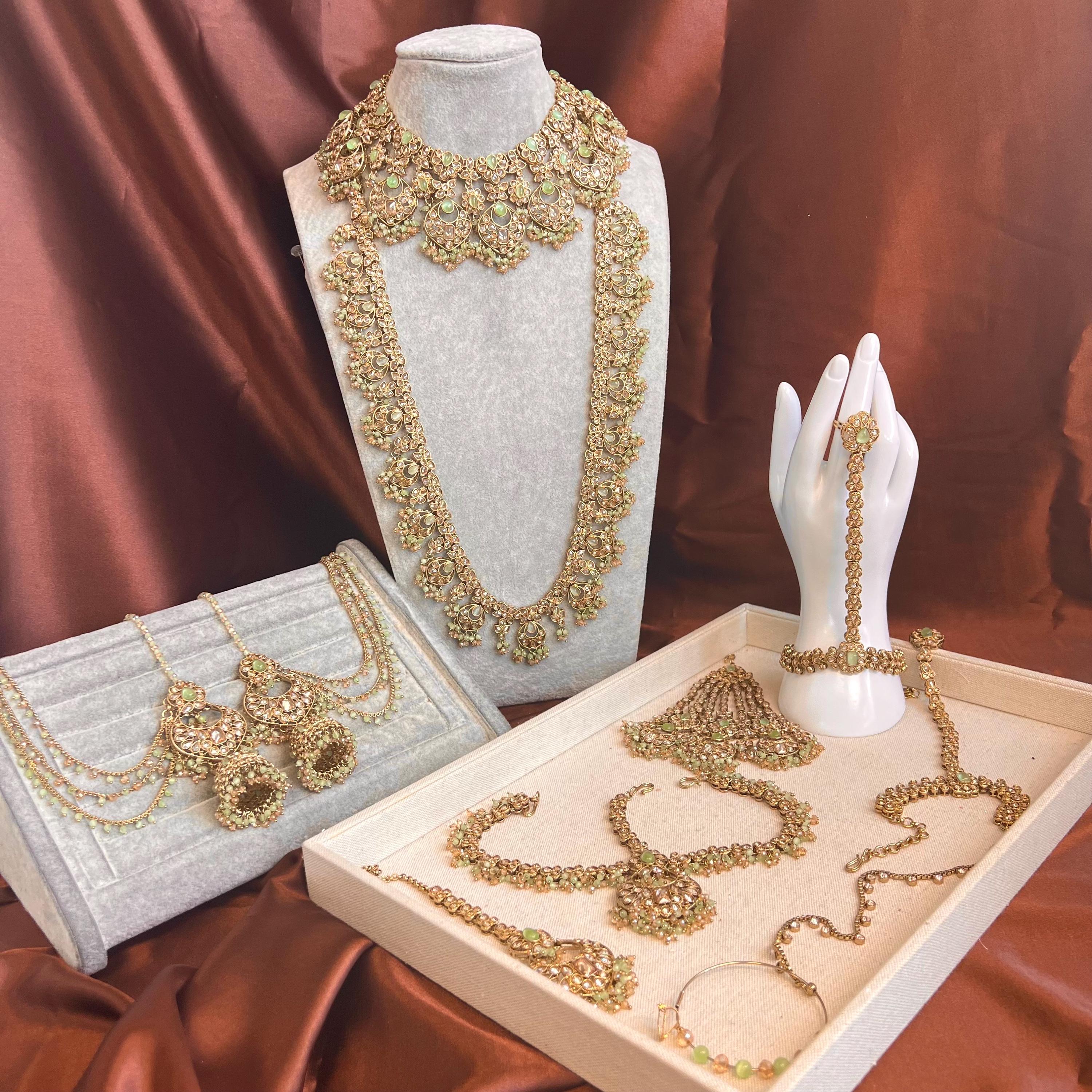 中古:インドブライダルジュエリーセットIndian bridal jewelry Mint Green Champagne Antique Gold Full Bridal Set Indian Pakistani