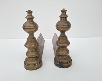 Paar französische antike Messingbohlen oder Feuerhunde, Kaminzubehör, rustikales Haus