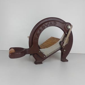 Raadvad bread cutter, antique , brown, retro, vintage, rustic decor, shabby kitchen decor, denmark bread cutter, made in denmark