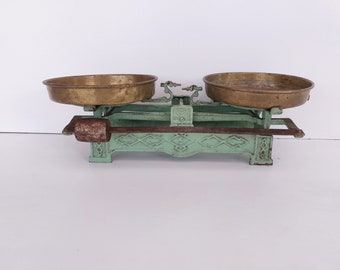 Beautiful green scale, Hungary scale, kitchen scale, Europe scale, retro scale, vintage scale, cool scale, shabby scale, metal scale