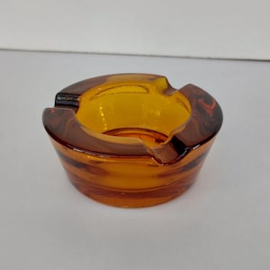 Vintage yellow ashtray, retro ashtray, glass ashtray, beautiful ashtray, murano glass ashtray, gift, gift idea, smoke accessory