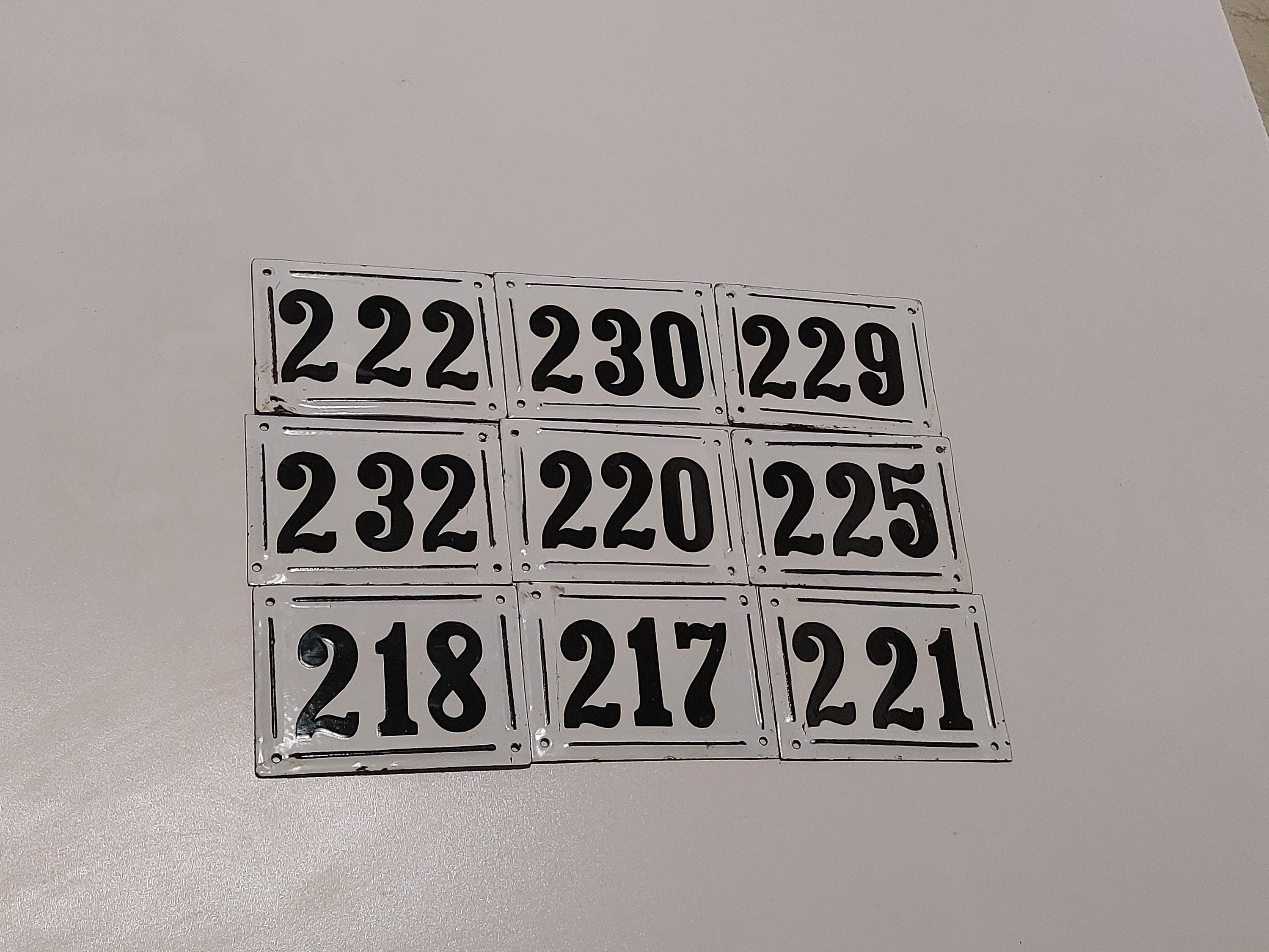 Stary emaliowany radziecki numer domu: 222, 230, 229, 232, 220, 218, 221, 217