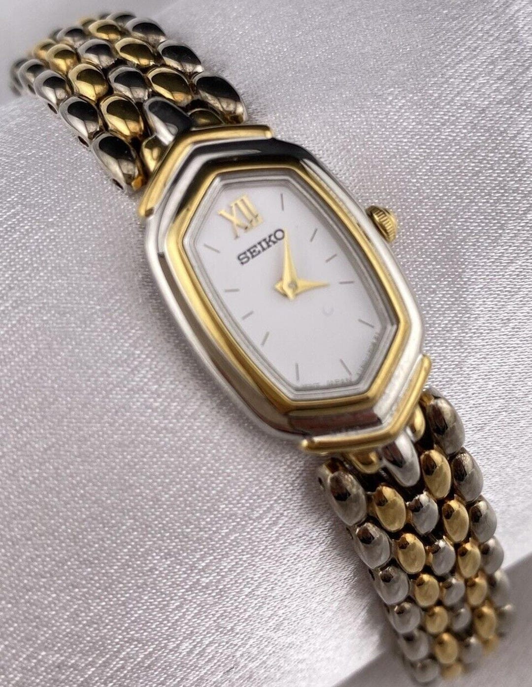 Vintage Seiko Gold Silver Tone Diamanté Shape Dainty  display picture 1