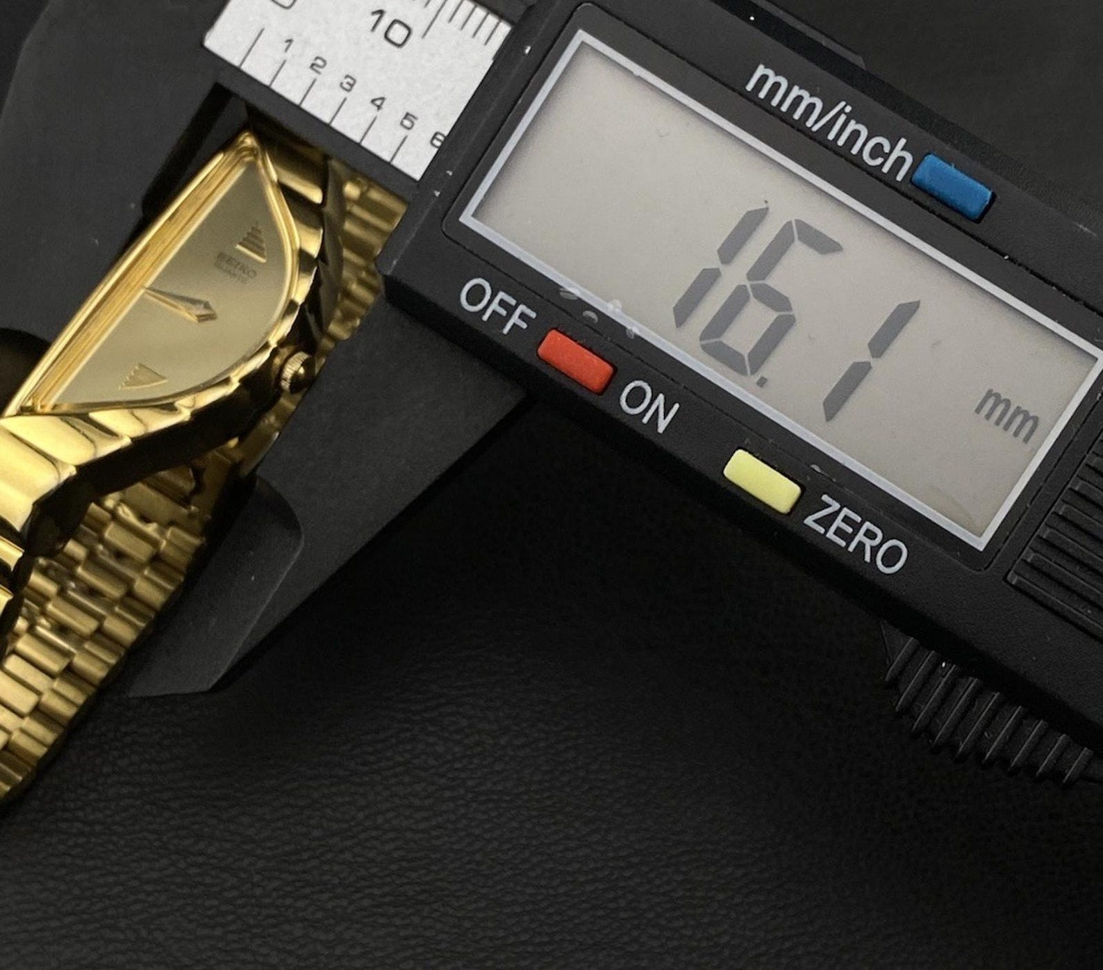 Vintage Seiko Rivoli Gold Tone Half Moon Dainty Elegant Asymmetric ...