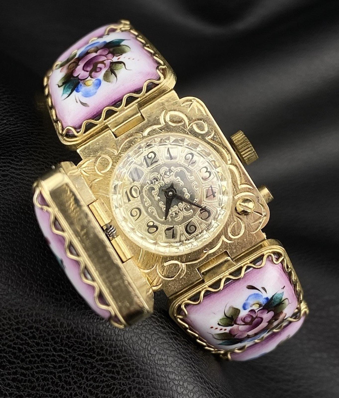 Vintage Yanka USSR Soviet Russia 17 Jewels Lavender Floral Enamel