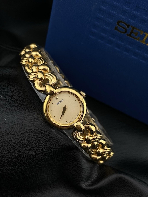 NOS Seiko Round Gold Tone Dainty Dial Chunky Art Deco  display picture 1