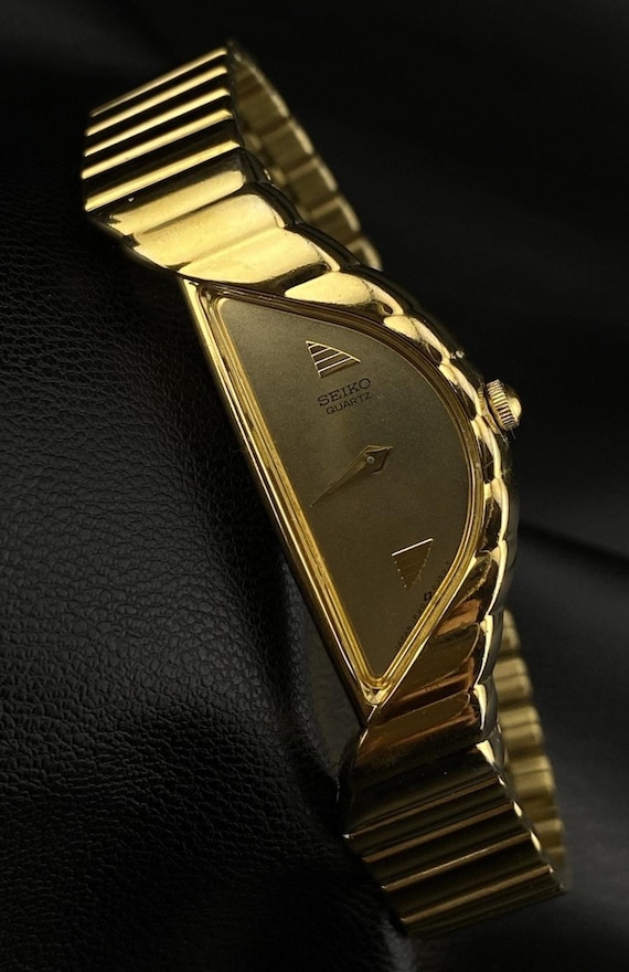 Vintage Seiko Rivoli Gold Tone Half Moon Dainty Elegant Asymmetric
