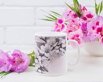 Tee - und Kaffeetasse Japan Design aus Keramik mit rosa Kirschblüten, 330ml weiß, perfektes Geschenke für Japan Fans