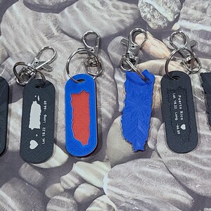 Puerto Rico Island keychain - 3D printed - Various Patterns, Engravings and Colors