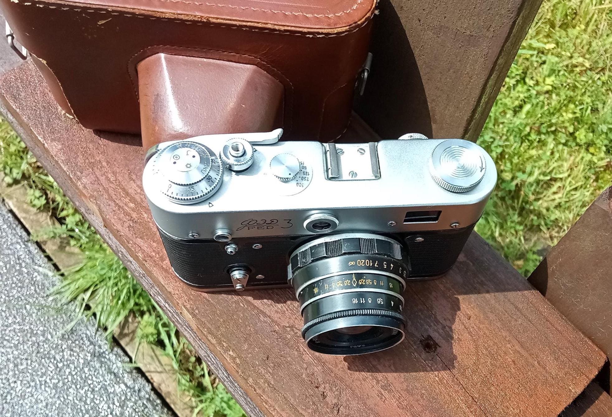 改修されたFED-3レンジファインダーカメラ、ソ連ソビエト35mmフィルム