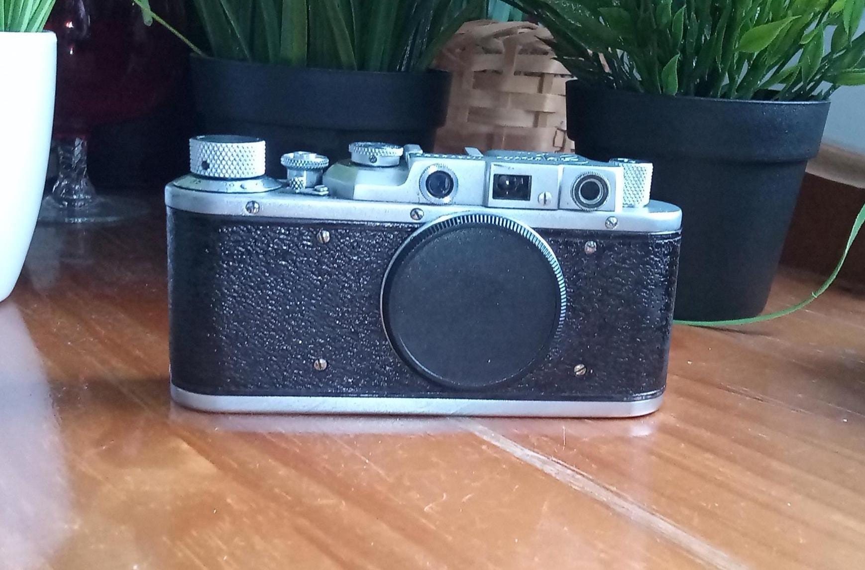ヴィンテージ ゾルキ 35 mm フィルムカメラ、改修済みロシア製レンジ
