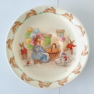 Vintage Bunnykins Teller: Royal Doulton Bone China Kinder-Osterdekor