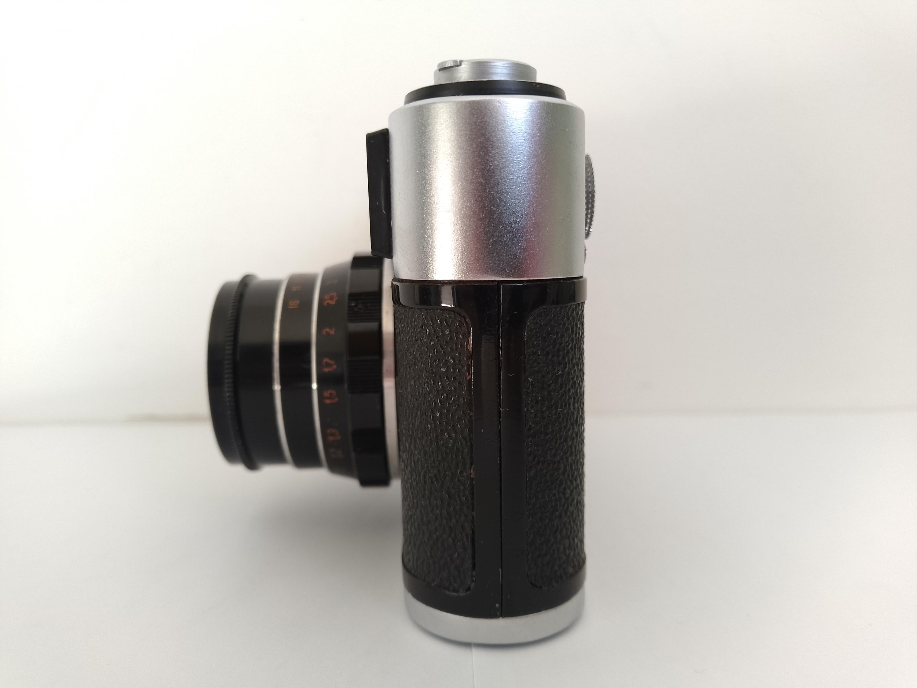 改修済み FED-5B 35 mm レンジファインダーカメラ、ソ連製ライカ M39