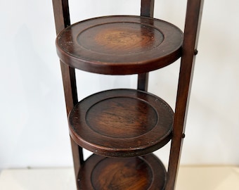 Soporte de madera vintage para tartas