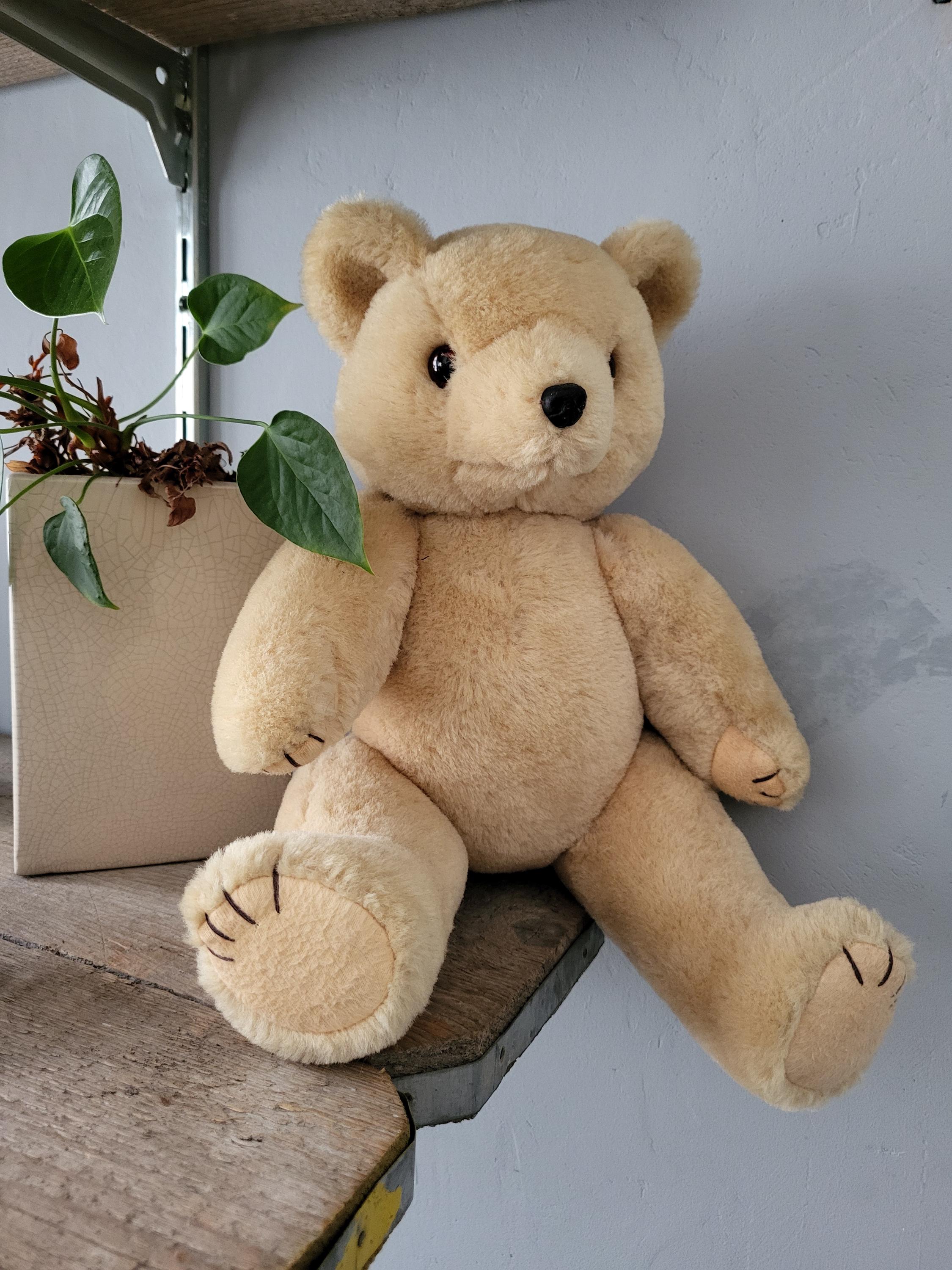 ビンテージ レトロなクマ、1970 年代。可動式の腕と脚を持つ大きなクマ