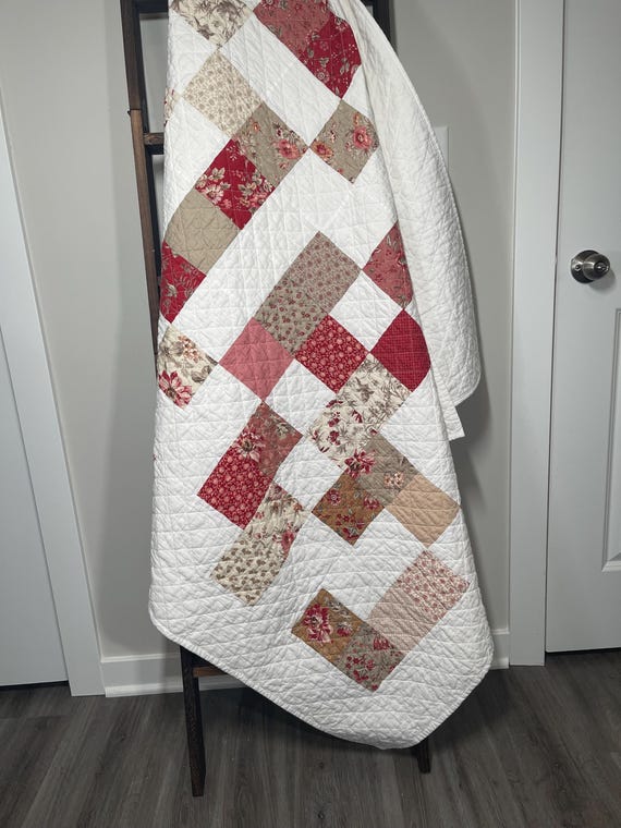 Handcrafted Floral Patchwork Quilt – Timeless Crimson & Cream Throw | Farmhouse Cottagecore Decor