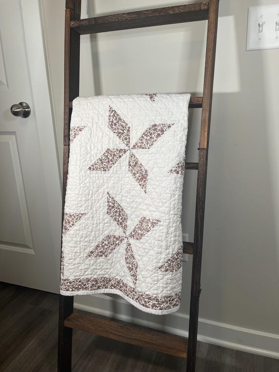 Handmade Vintage Inspired Mauve Floral Patchwork Baby Quilt – Modern Farmhouse Style