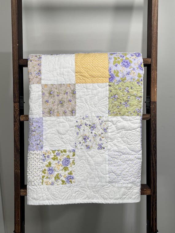 Shabby Chic Lavender & Sage Floral Patchwork Quilt – Handcrafted Cottagecore Comfort
