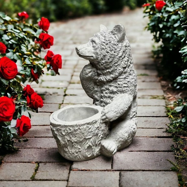 SItting bear Flowers pot Concrete planter Bear with pot Animal decoration Backyard sculpture