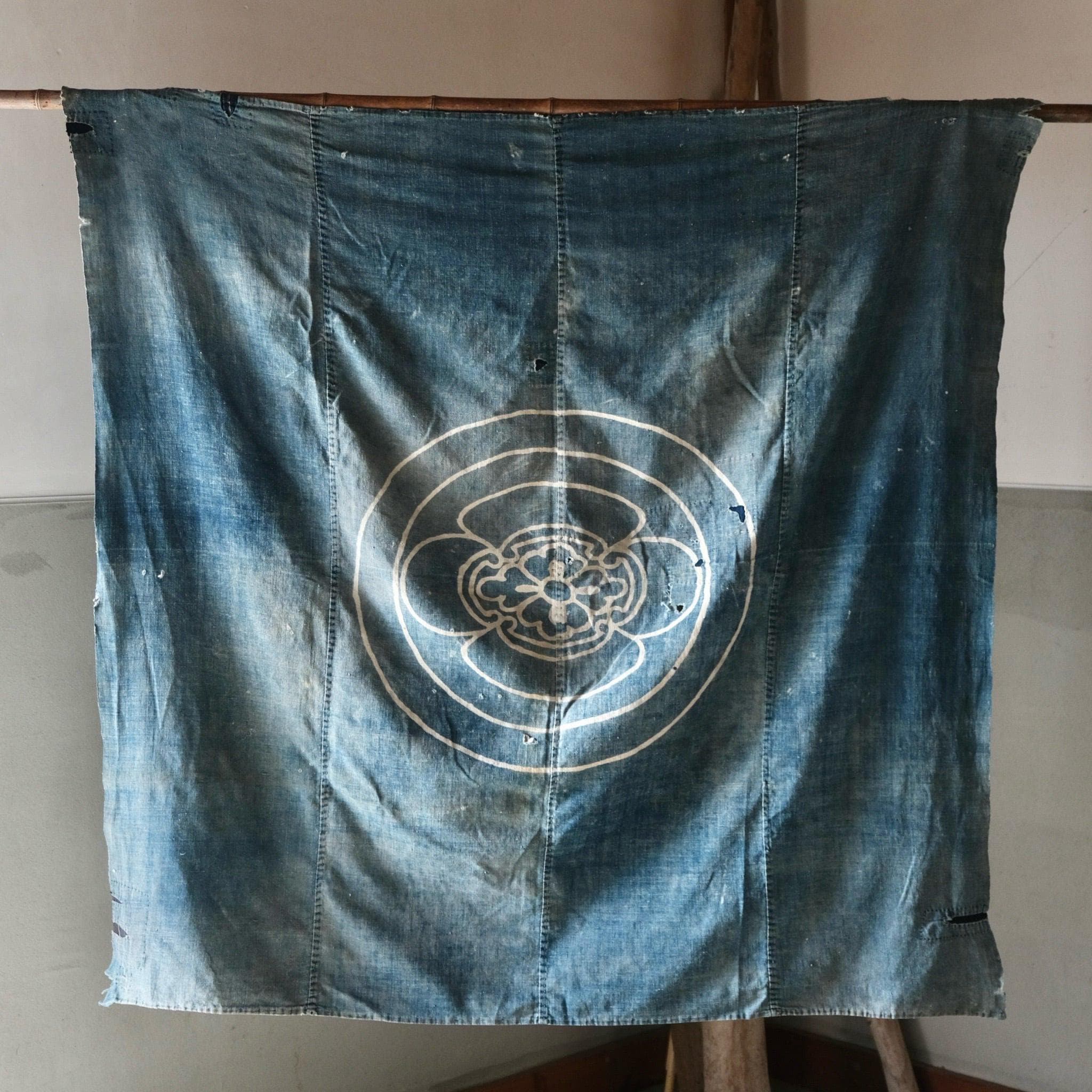 しましま⚫︎ Vintage Japanese Furoshiki Boro Family Crest Indigo Dyed Textile