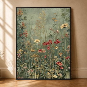 Może przedstawiać: Oprawiony pionowy wydruk ścienny przedstawiający botaniczną ilustrację łąki pełnej dzikich kwiatów. Scena ukazuje różnorodne kwiaty w odcieniach czerwieni, żółci i bieli na tle w kolorze przygaszonej szałwiowej zieleni z wysokimi trawami.