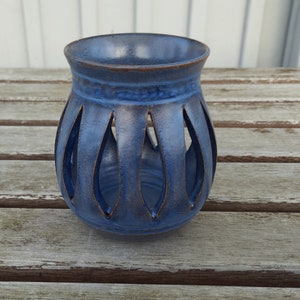 Rzadki ceramiczny świecznik typu tealight lub świecznik Irma Yourstone z połowy XX wieku. Szwedzki rocznik 1960.