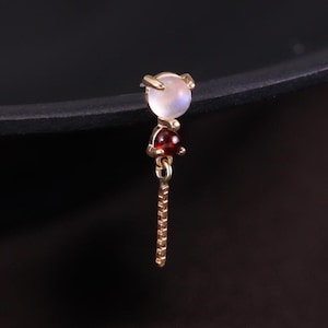 Orecchino a bottone con catena in pietra di luna in oro massiccio 14K/orecchino a cartilagine in granato/orecchino a perno senza filetto/orecchino a conchiglia con elica in pietra di luna/piercing al labret