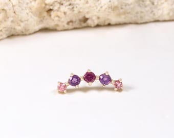 Piercing de cartilagem, hélice ou lóbulo da orelha em ouro maciço 14K com granada rodolita, delicado piercing de ametista rosa e turmalina com base plana e sem rosca.