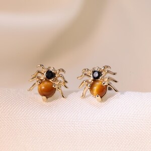 14K Solid Gold Tiger-Eye Spider Cartilage Earring/Threadless Animal Earring/ Black Spinel Spider Stud/Spider Helix Stud/Gemstone Conch Stud
