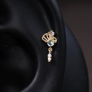 Boucle d'oreille en or massif 14 carats avec pierre de lune/piercing pendant en moissanite/goujon de cartilage/puce sans fil/boucle d'oreille hélice de conque/poussée plate