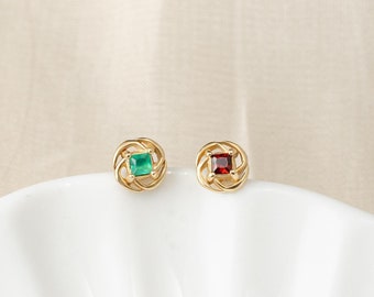 14K Solid Gold Green Agate Circle Stud/Garnet Helix Stud/Green Agate Conch Earring/Conch Tragus Piercing/Labret Stud/Threadless Push Pin