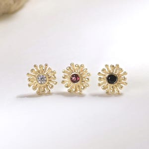 14K Solid Gold Floral Threadless Stud – Moissanite, Garnet or Onyx Flat Back Earring for Helix, Conch, Tragus Piercing/Summer Beach Jewelry