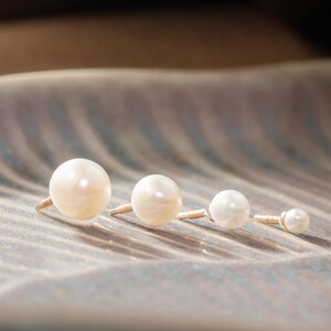 Clous d'oreilles en or massif 14 carats, perles naturelles/Tige fileté à l'intérieur/Boucles d'oreilles en forme de conque hélicoïdale en or/Tige cartilagineux de perles fraîches/Boucles d'oreilles à l'arrière plat 18 g