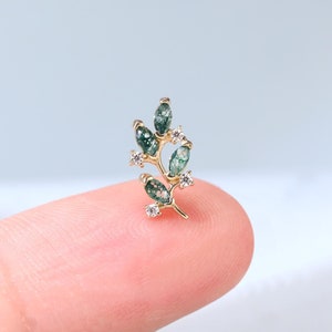 Orecchini a bottone con foglie in oro massiccio 14K/orecchini con pianta in agata muschiata/orecchini con perno a pressione senza fili in moissanite/piercing a bottone con elica in agata muschiata