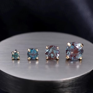 Ohrstecker aus 14-karätigem Gold in verschiedenen Größen mit Alexandrit, gewindelos, für Helix-, Conch-, Knorpel-, Tragus-, Nasen- und Ohrläppchenpiercings, flacher Verschluss