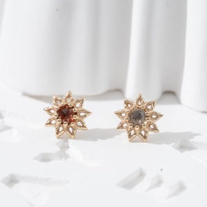 14K Solid Gold Labradorite Floral Stud Earring/Garnet Rose Cut Bezel Stud/Threadless Conch Helix Earlobe Cartilage Piercing/Flat Back Stud