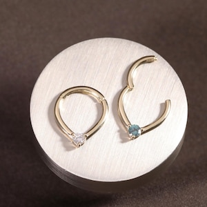 Anello da setto nasale con diamante a forma di V in oro massiccio 14k con alessandrite/cerchietto con daith in alessandrite/cerchietto nasale con diamante/cerchietto a pera Huggie 16g