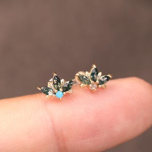 14K massief gouden mosagaat lotusknop/turkoois kraakbeen piercing stud/maansteen conch oorbel/draadloze klimmer/gouden conch tragusoorbel