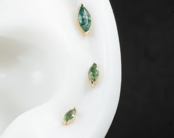 Ohrring aus 14-karätigem Gold mit Moosachat im Marquise-Schliff / Helix-Stecker aus Moosachat / Tragus- und Conch-Piercing aus Gold / Ohrring mit flacher Rückseite / Ohrstecker ohne Gewinde