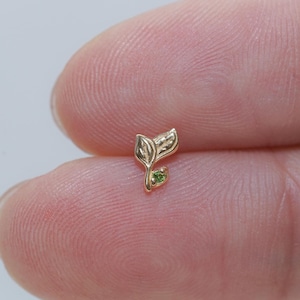 14K Solid Gold Chrome Diopside Stud Earring/Leaf Cartilage Earring/Threadless Helix Conch Piercing Stud/Flat Back Earring/Nose Stud