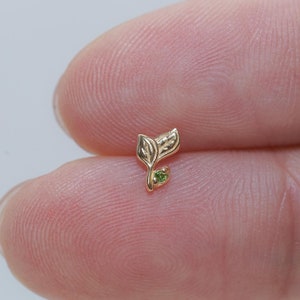 14K Solid Gold Chrome Diopside Stud Earring/Leaf Cartilage Earring/Threadless Helix Conch Piercing Stud/Flat Back Earring/Nose Stud