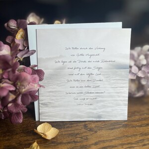 Ins Licht, Bonhoeffer, ewiges Licht, vorformulierte Trauerkarte mit Spruch, kondolieren, Beileidskarte mit oder ohne Text auf der Innenseite