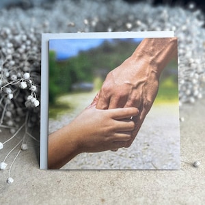 Hand in Hand, vorformulierte Karte zur Geburt, fertige Karte zur Willkommensfeier, Taufkarte mit oder ohne Text, Karte an die Eltern