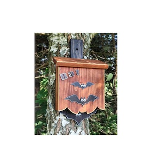 Fledermaushaus/ Zertifiziertes Fledermaushaus/ Fledermauskasten/ Fledermaus/ Fledermausschutz/ Fledermauslebensraum/ Vogelhaus/ Naturschutz/ Gartengeschenk