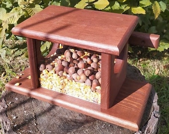 Squirrel feeder, Wooden squirrel feeder, Chipmunk feeder, Garden Decore, Funny Squirrel Feeder, Nut feeder