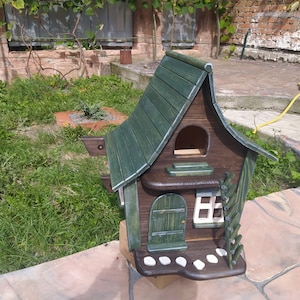 Huis voor een eekhoorn, Eekhoornnest, Hol voor een eekhoorn, Houten huis voor een eekhoorn, Eekhoornnest, Huis voor eekhoorns