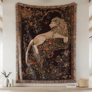 Medieval Lion Woven Cotton Blanket: Vintage Tapestry Wall Hanging
